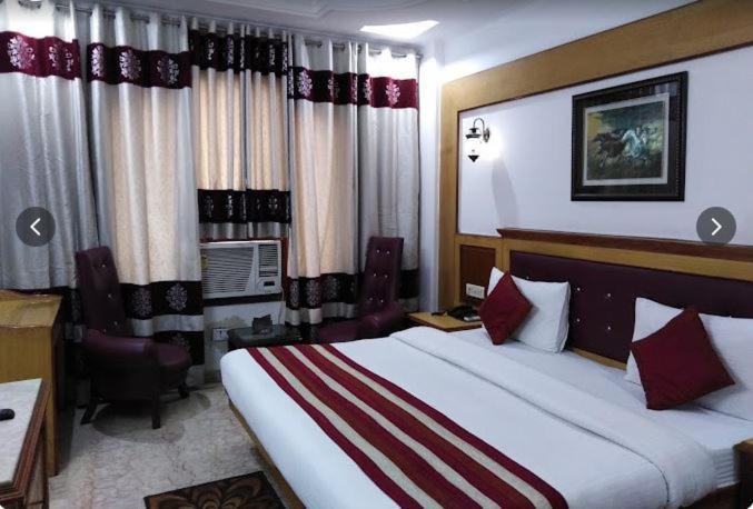 Tjs Royal Hotel Дели Экстерьер фото